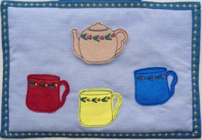 Theepot en kopjes